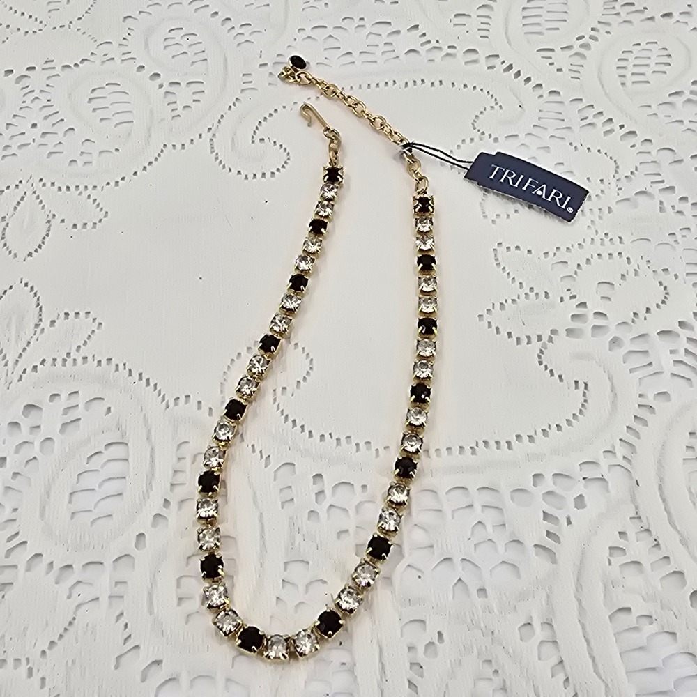Trifari Tennis Necklace Choker Gold Tone Black and Clear Crystal - Picture 4 of 8